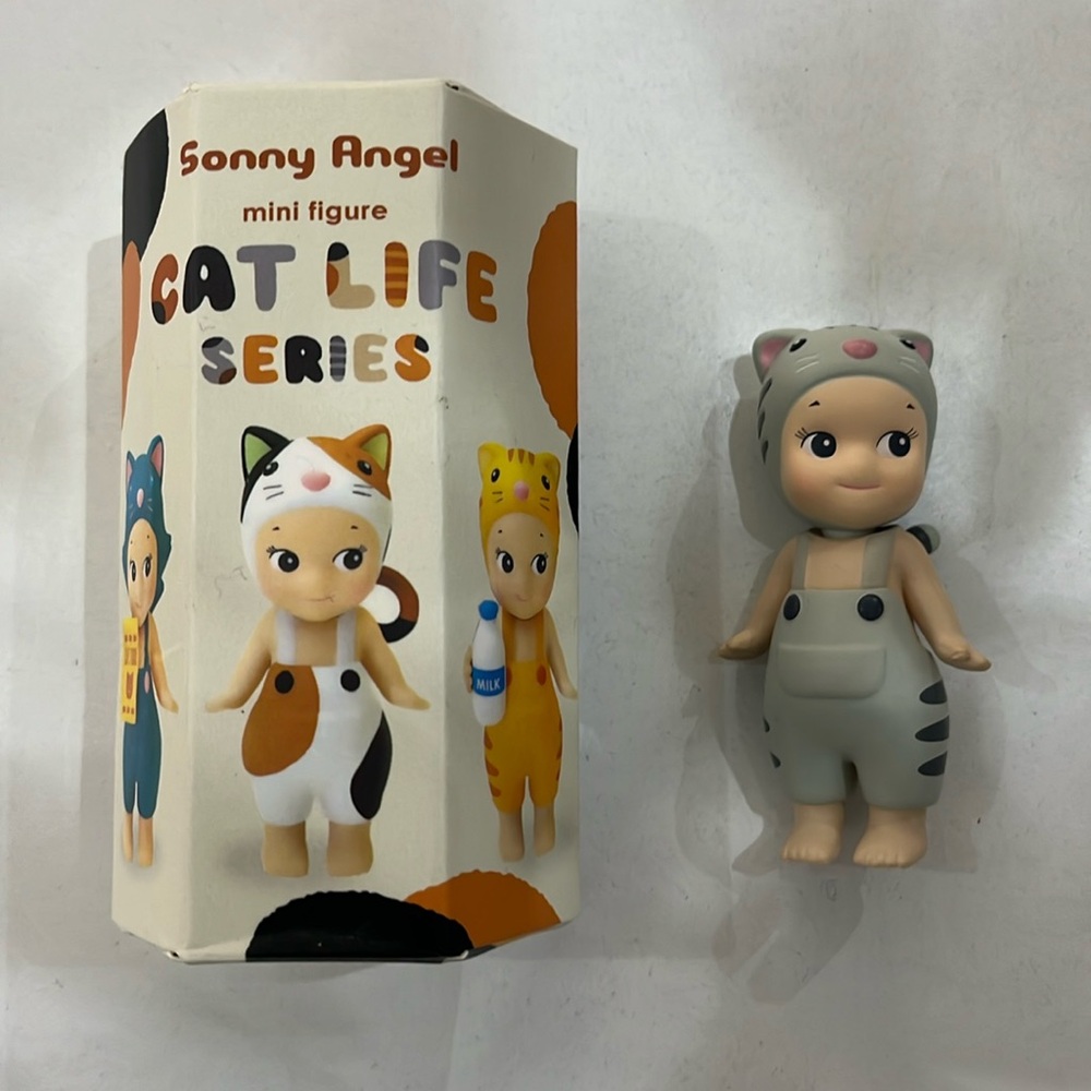 Sonny Angel Mini Figurine Cat Series - Silver Tabby Cat